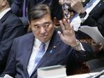 　衆院予算委で答弁のため挙手する石破首相＝１０日