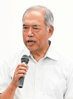 まちづくりにおけるアートツーリズムの必要性を力説する岡野会長＝２１日、倉吉市福庭の鳥取短期大