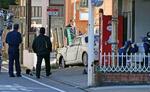　歩行者の列に車が突っ込んだ福岡県宇美町の事故現場＝２１日午前１０時５分