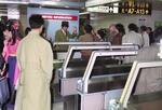 　地下鉄サリン事件が発生した霞ケ関駅構内＝１９９５年３月２０日、東京都千代田区