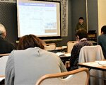 災害時の県や医療機関の体制などを確認する会員ら＝１０日、鳥取市広末温泉町の白兎会館