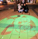 水木しげるロードにお目見えしたクリスマス仕様の妖怪影絵＝６日、鳥取県境港市松ケ枝町