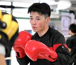 初の国際大会に向けて最終調整する作野剣信＝米子市のシュガーナックルジム