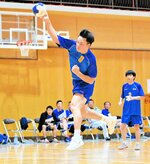 弓ケ浜―ＨＣ三光　弓ケ浜は後半、池部が３０点目を挙げてリードを５点に広げる＝境港市民第２体育館