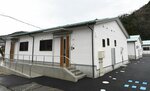  ネストの基準に合わせて建てられた町営住宅＝１９日、岩美町岩井 