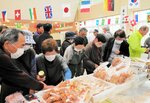 大勢の来場者でにぎわう「浜の里まつり」