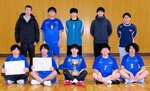 ２年連続１７度目の優勝を飾った弓ケ浜ク＝境港市民第２体育館