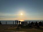 　かつて潜伏キリシタンが住んでいた長崎市外海地区から見える夕陽と海＝２０２３年１１月、長崎市の「道の駅夕陽が丘そとめ」で撮影