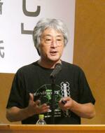 　盛岡市内で講演する村山斉・米カリフォルニア大バークリー校教授＝１日午後