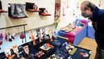 手作りの和の小物が並ぶ会場