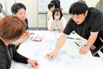 町の理想像を政策ごとに分類する参加者ら