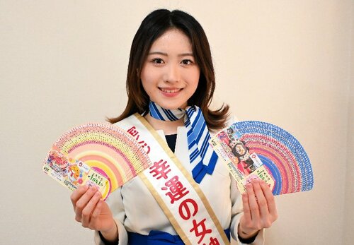 バレンタインジャンボ宝くじをＰＲする松岡さん